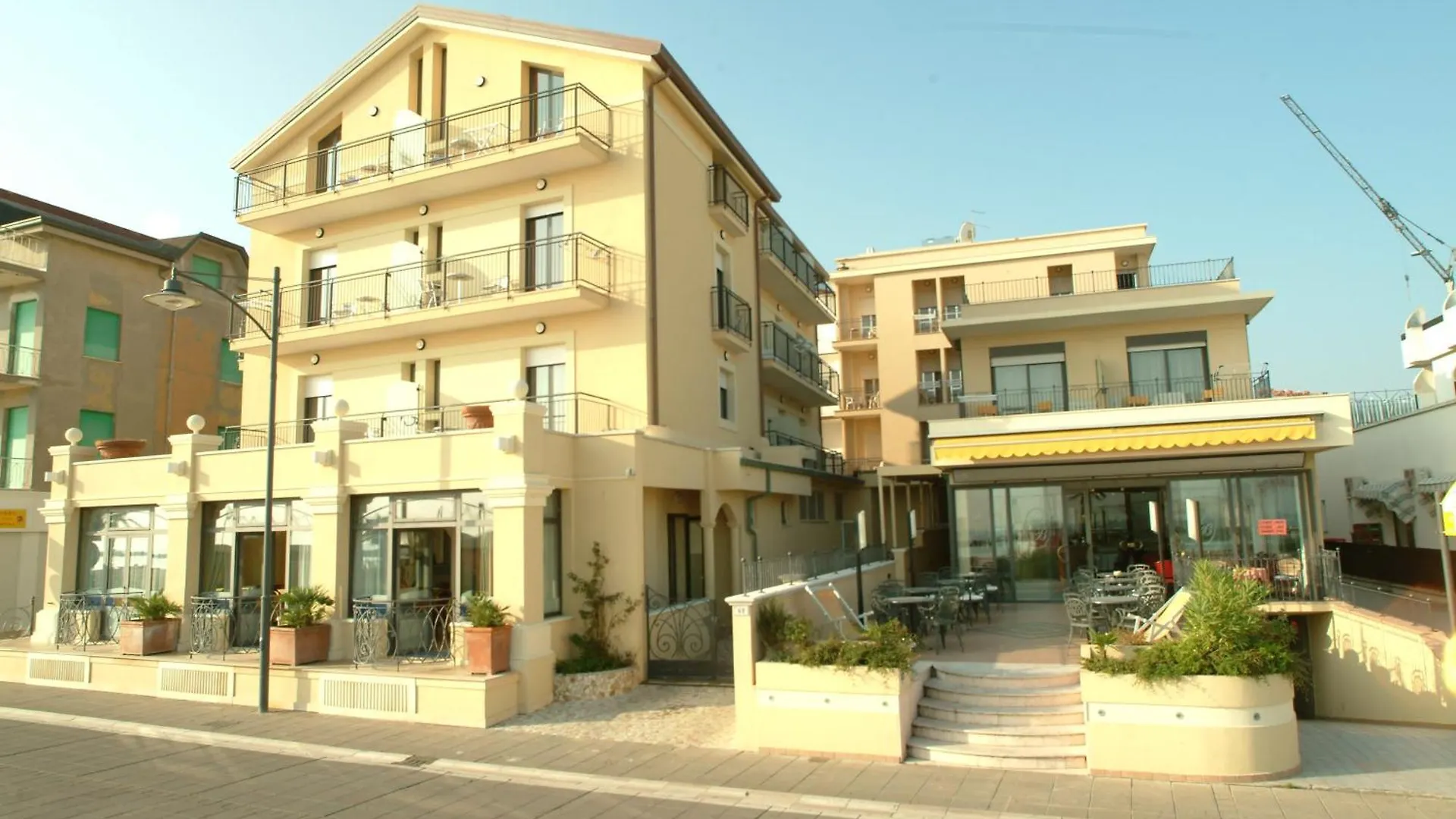 Hotel Bridge Bellaria-Igea Marina 3*,