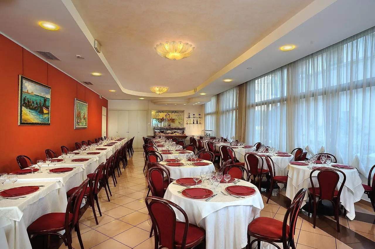 Hotel Bridge Bellaria-Igea Marina 3*,