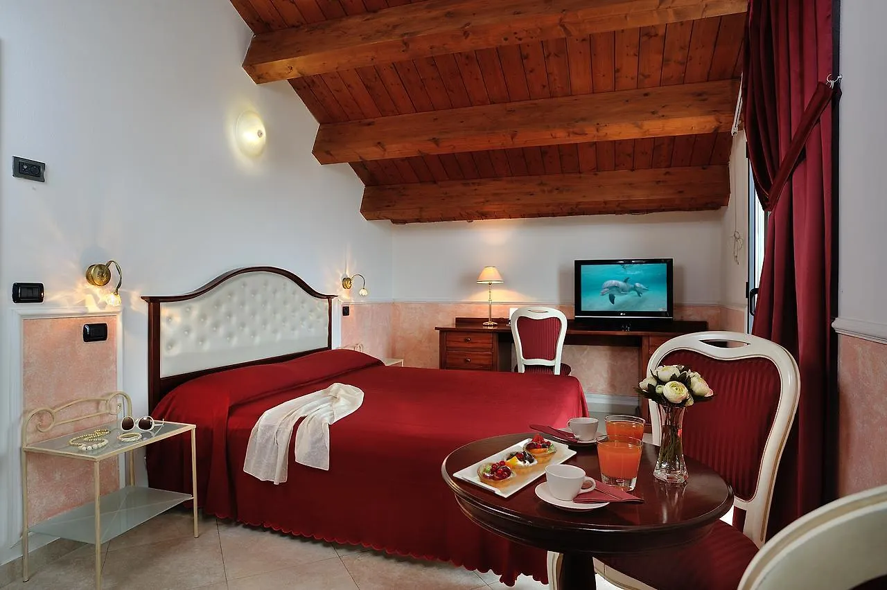 Hotel Bridge Bellaria-Igea Marina 3*,